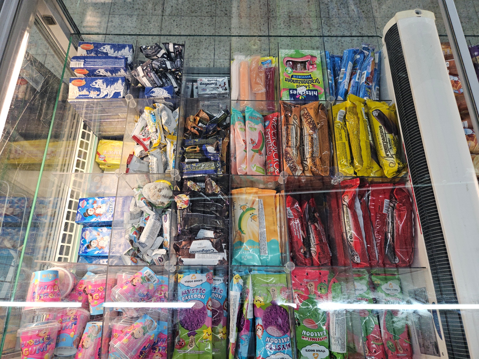 Eis-Vielfalt für Kinder mit Fruchteis und Bubble Gum